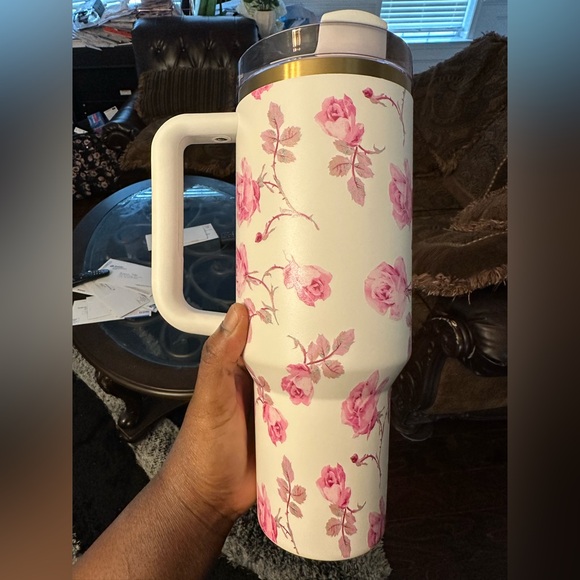 Love Shack Fancy x Stanley Ribbon Rosa 40oz Quencher - Picture 13 of 16